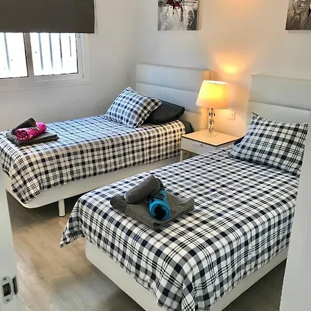Pool Side 2 Bed Apt 15b With Air Con & Free Wifi Apartamento *